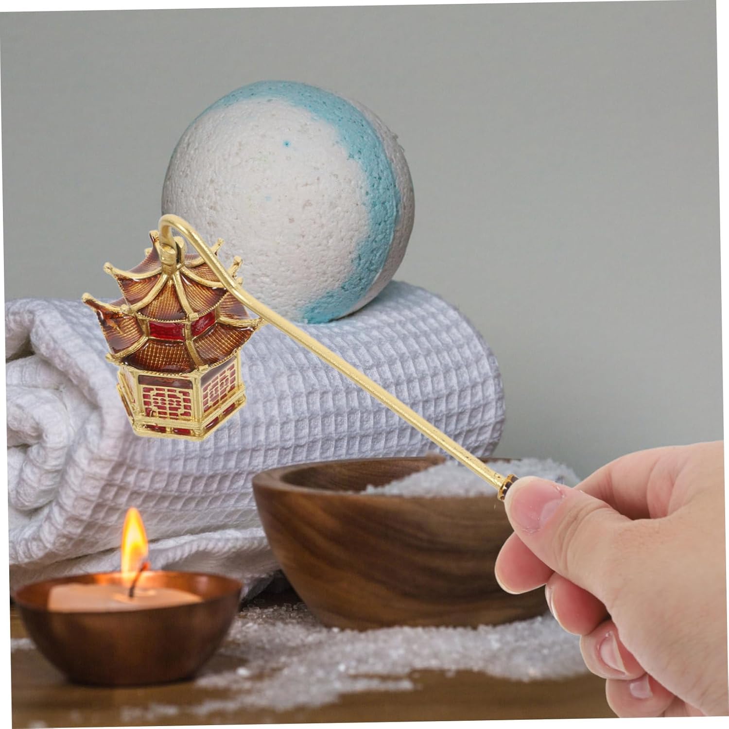 Elegant Candle Snuffer with Handle for Jar and Scented Candles