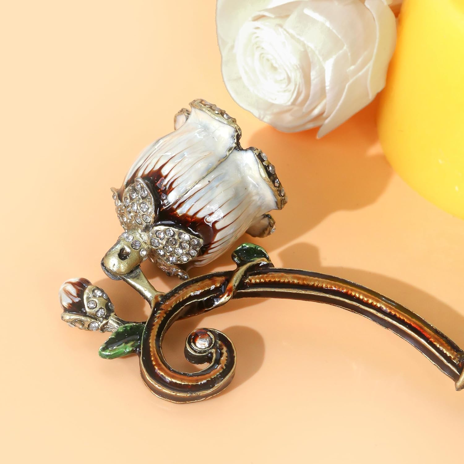KH866 Candle Snuffer Vintage Flower Design